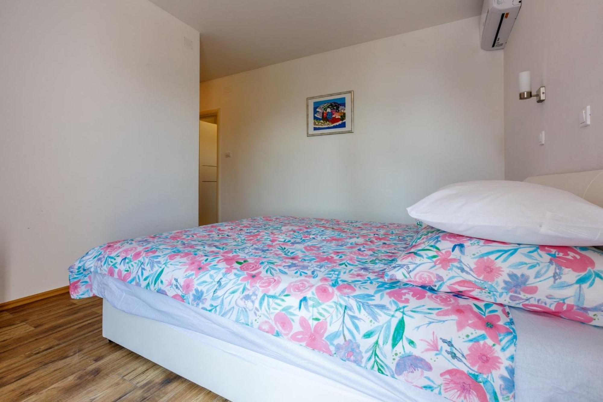 Melanie Apartamento Crikvenica Exterior foto