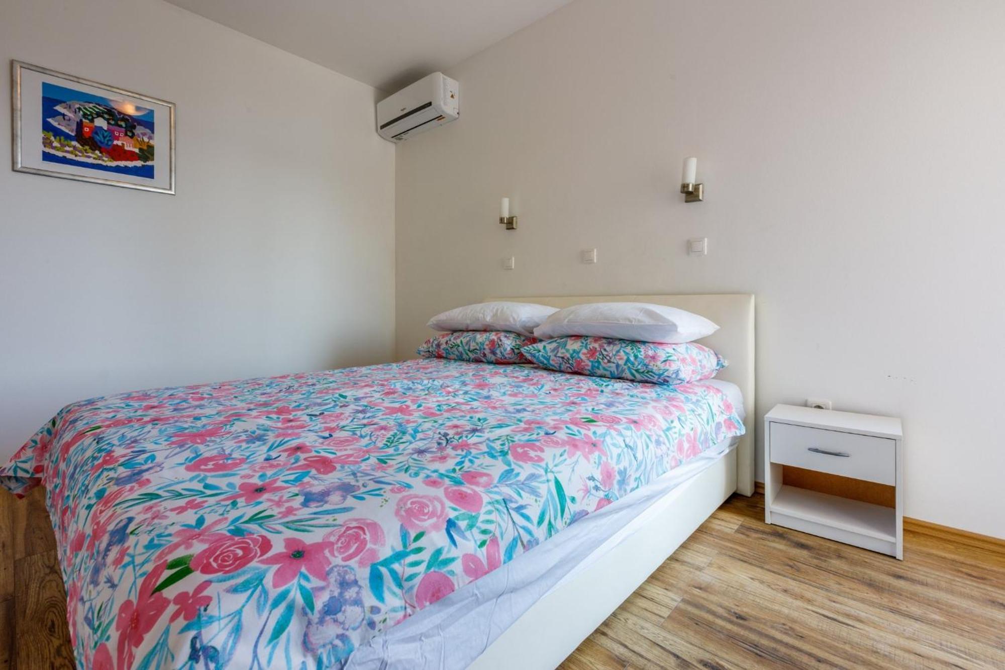 Melanie Apartamento Crikvenica Exterior foto